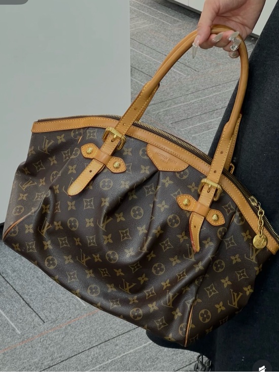 Louis Vuitton Handbags - Louis Vuitton Tivoli GM Monogram Canvas Handle Bag